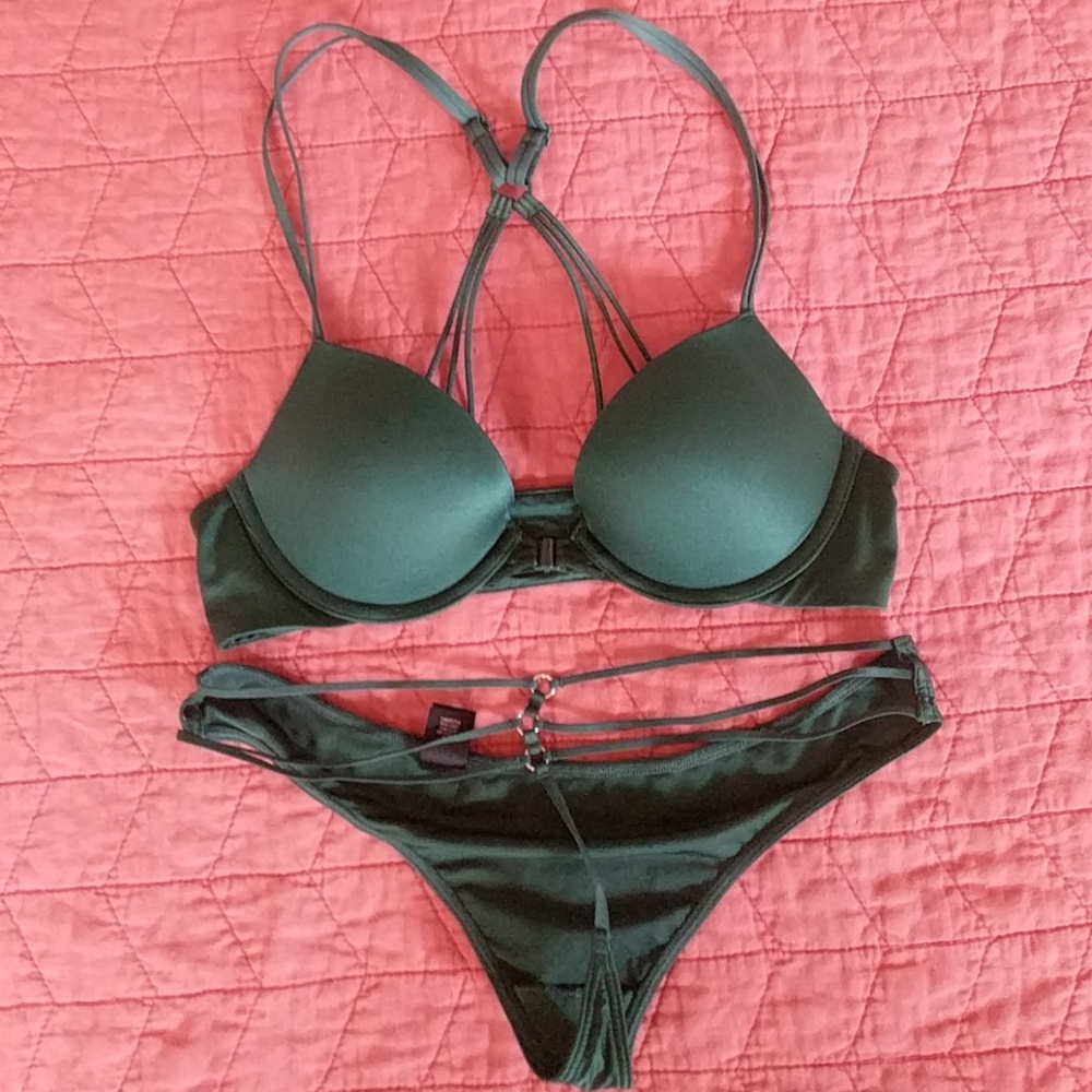 Very Sexy Push-up and undies!